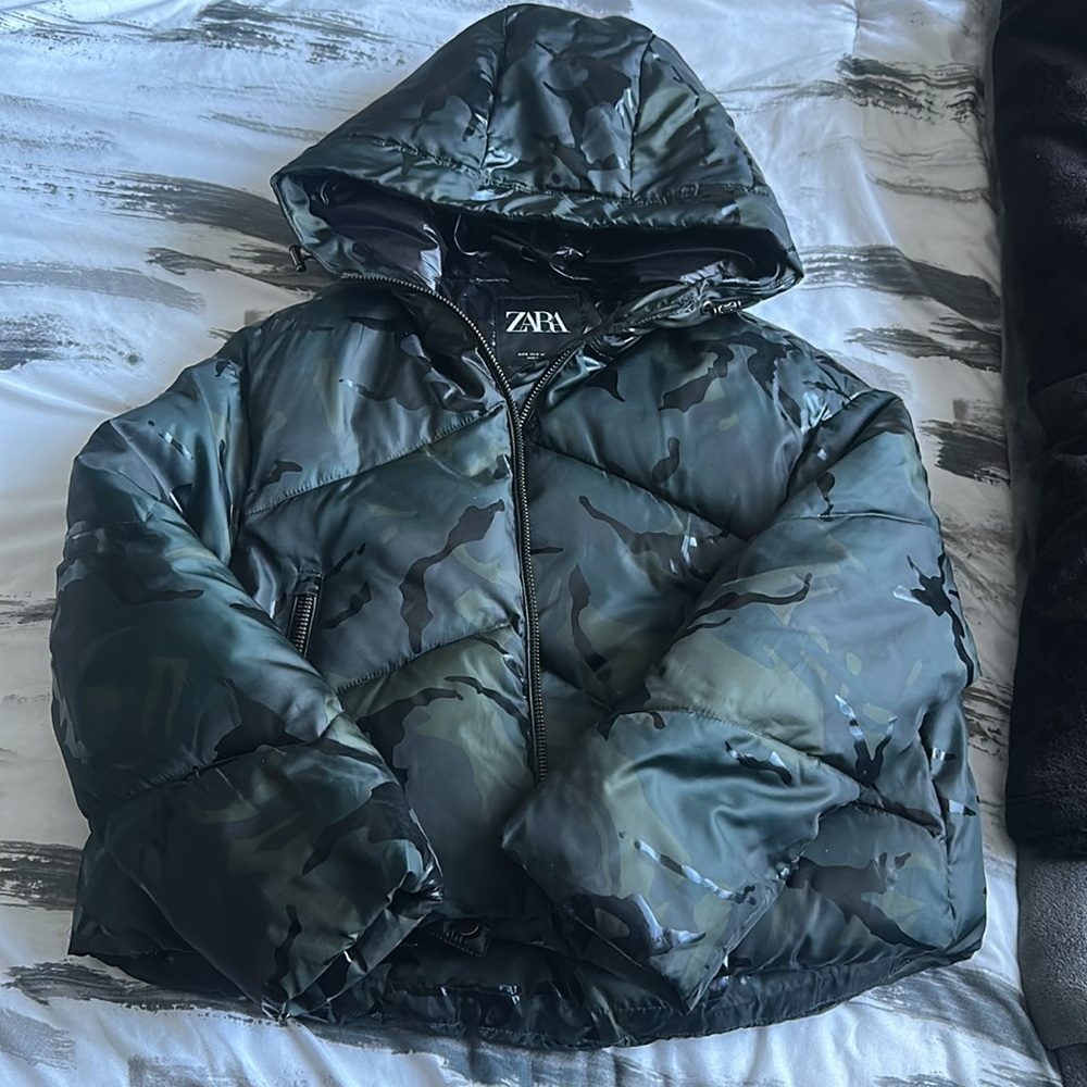 Zara Camouflage cropped puffer jacket